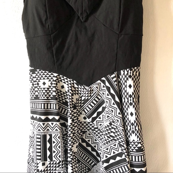 Emerald Sundae B&W Dress With Cut Out Back - Picture 3 of 8